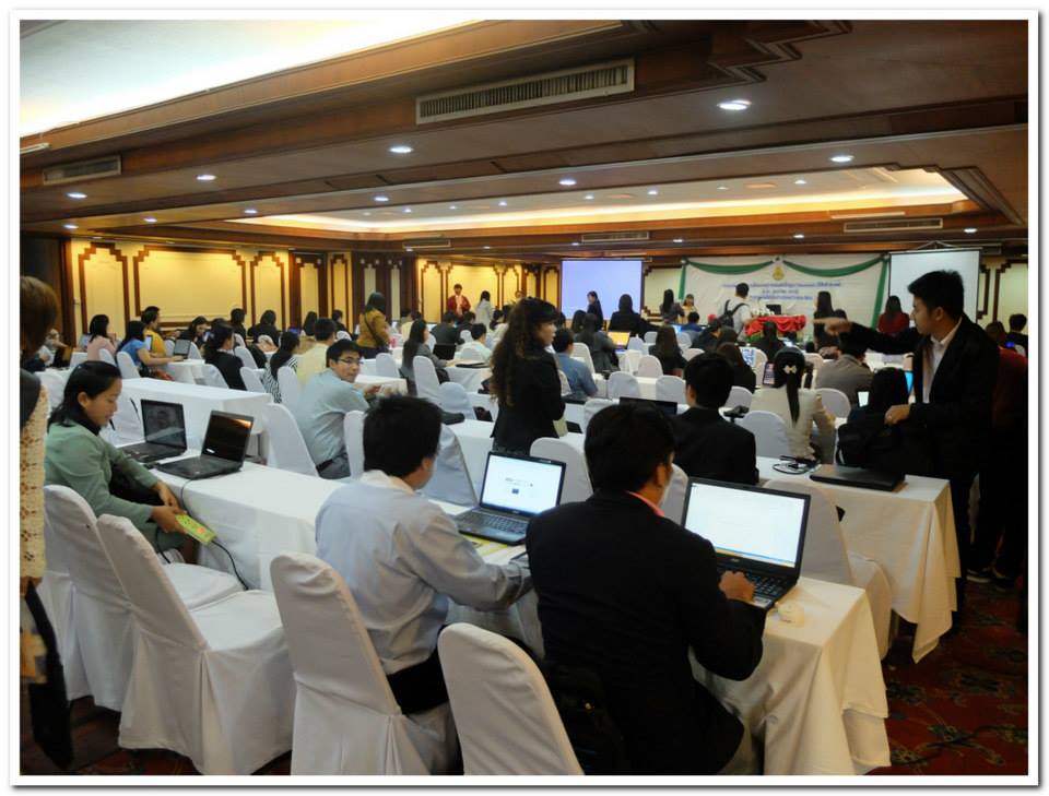 ภาพบรรยากาศการอบรมครูเคมีและฟิสิกส์ใช้งาน Yenka Simulation ครั้งที่ 41