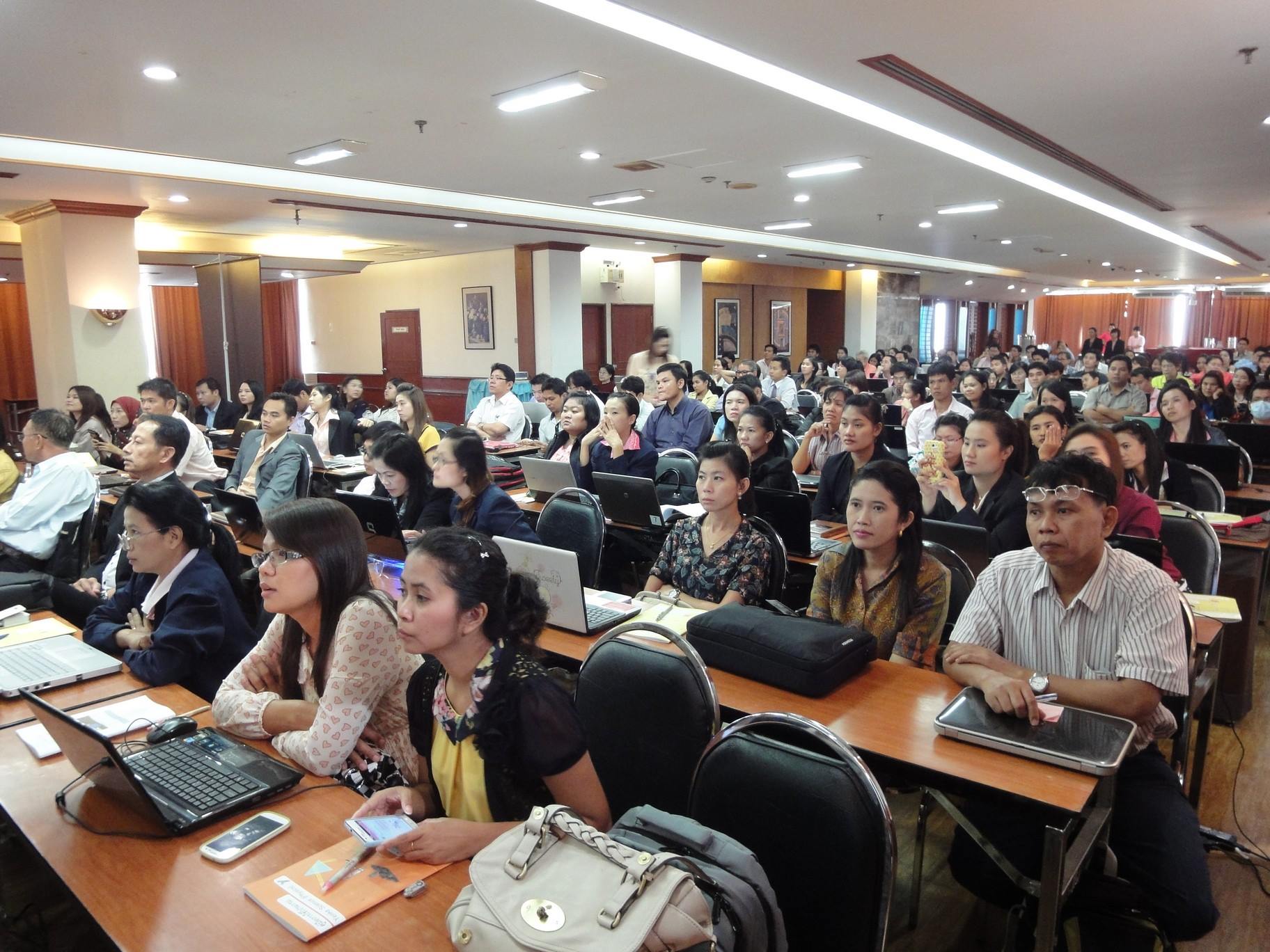 ภาพบรรยากาศการอบรมครูเคมีและฟิสิกส์ใช้งาน Yenka Simulation ครั้งที่ 15