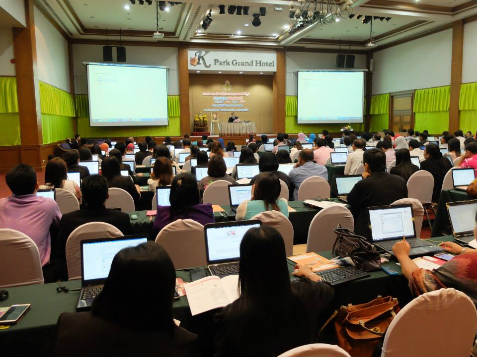 ภาพบรรยากาศการอบรมครูเคมีและฟิสิกส์ใช้งาน Yenka Simulation ครั้งที่ 43